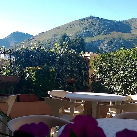 Saint Avit Готель *