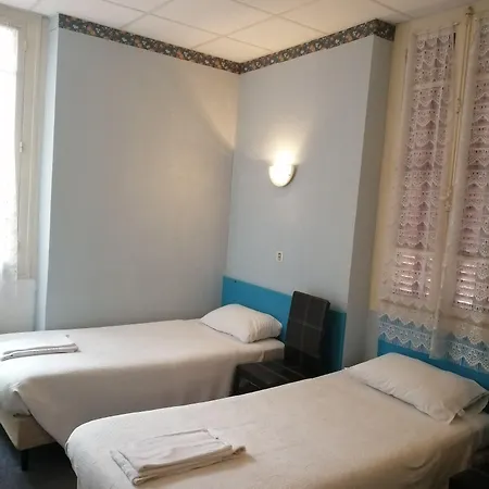 Saint Avit Готель