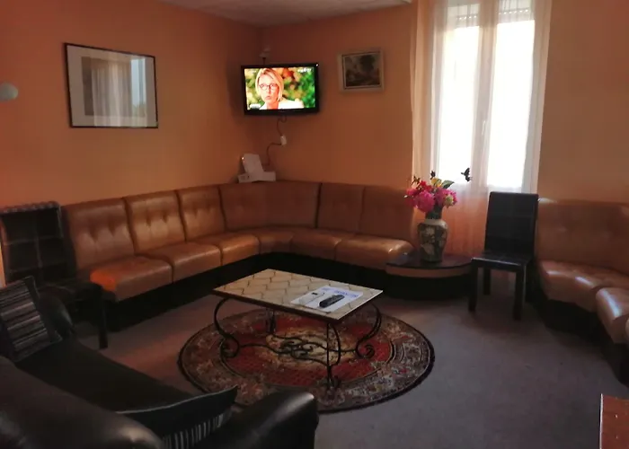 Отель Saint Avit *