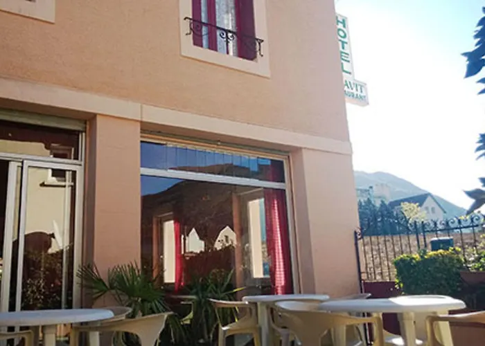 Saint Avit Отель *